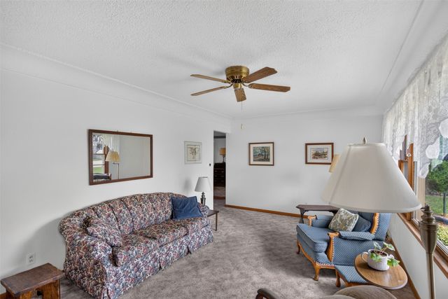 940 NE 51st Avenue, Des Moines, IA 50313