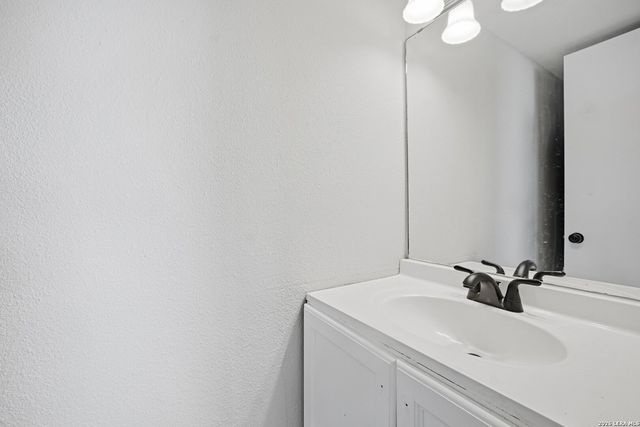 5118 Silent Lk, San Antonio, TX 78244