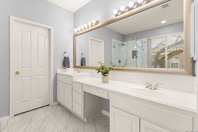 24206 Middle Frk, San Antonio, TX 78258