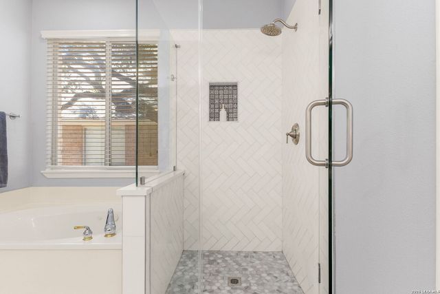 24206 Middle Frk, San Antonio, TX 78258