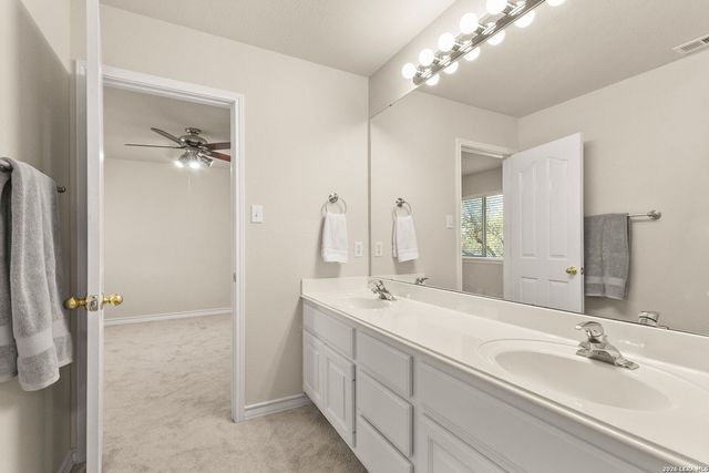 24206 Middle Frk, San Antonio, TX 78258