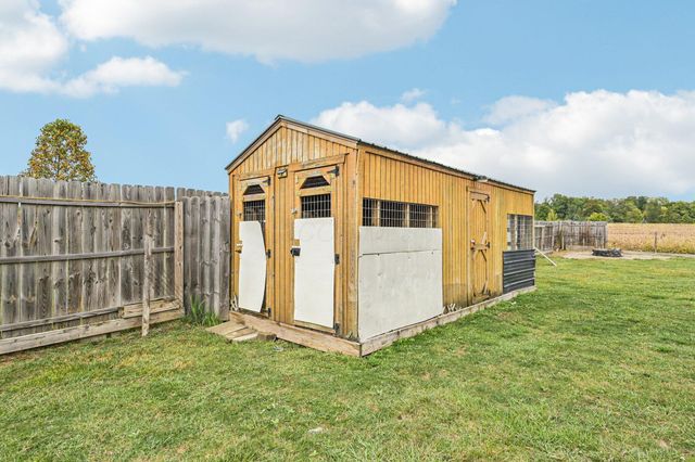 1262 N Heck Hill Road, Saint Paris, OH 43072