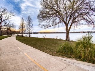 1052 Gallivant Lane, Dallas, TX 75218