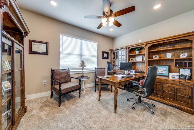895 Private Road 1742, Mico, TX 78056