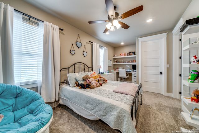 895 Private Road 1742, Mico, TX 78056