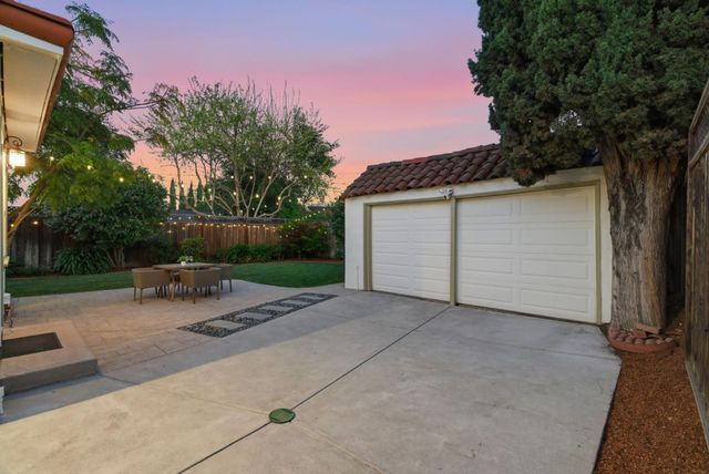 1084 Bennett Way, San Jose, CA 95125