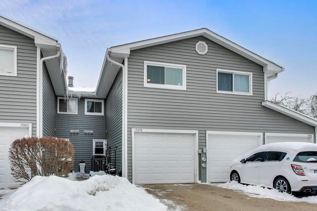 17298 W Maple Lane, Gurnee, IL 60031