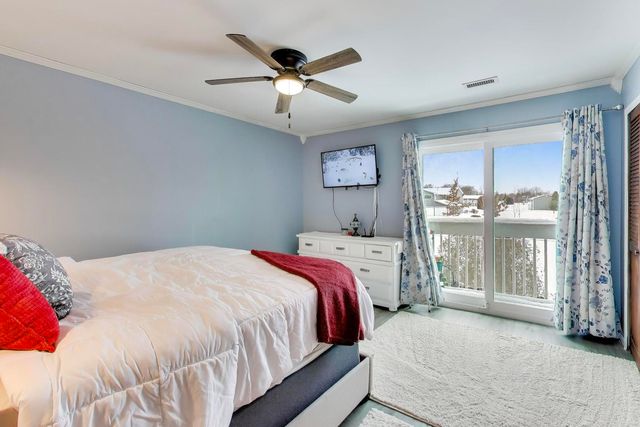 17298 W Maple Lane, Gurnee, IL 60031