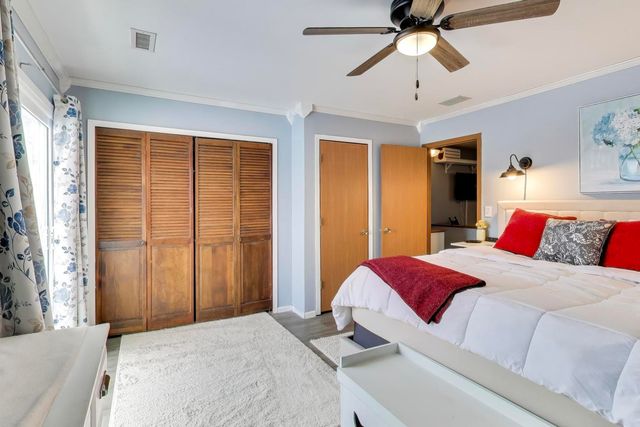 17298 W Maple Lane, Gurnee, IL 60031