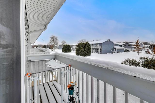 17298 W Maple Lane, Gurnee, IL 60031