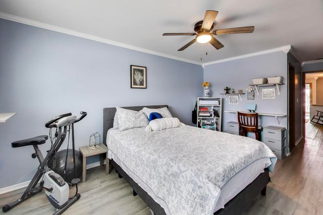 17298 W Maple Lane, Gurnee, IL 60031