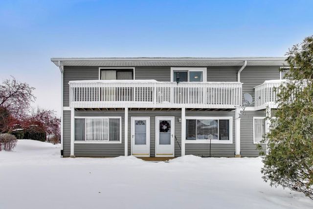 17298 W Maple Lane, Gurnee, IL 60031