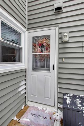 17298 W Maple Lane, Gurnee, IL 60031