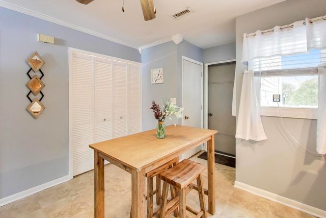 17298 W Maple Lane, Gurnee, IL 60031