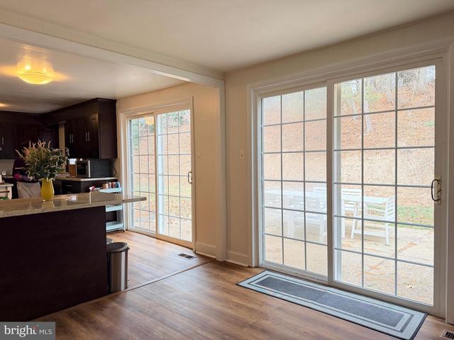 4 THRUSH CT, Lutherville Timonium, MD 21093