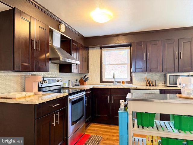 4 THRUSH CT, Lutherville Timonium, MD 21093