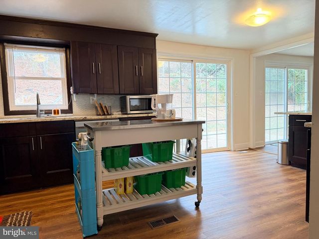 4 THRUSH CT, Lutherville Timonium, MD 21093