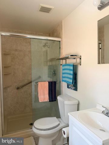 4 THRUSH CT, Lutherville Timonium, MD 21093