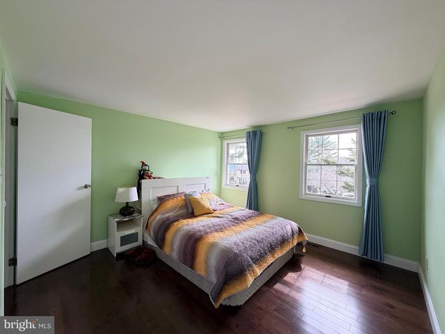 4 THRUSH CT, Lutherville Timonium, MD 21093