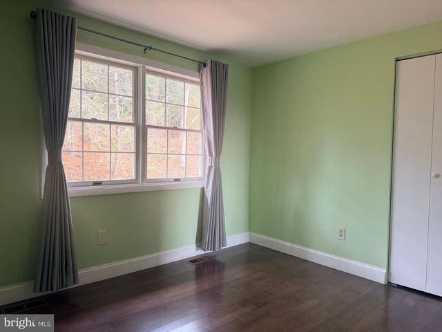 4 THRUSH CT, Lutherville Timonium, MD 21093