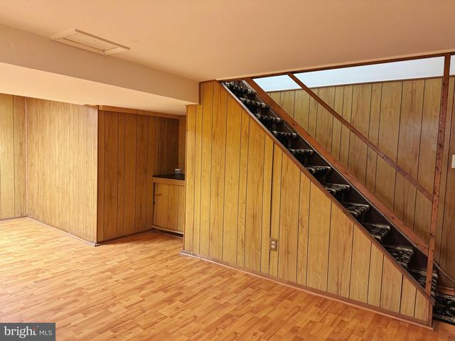 4 THRUSH CT, Lutherville Timonium, MD 21093