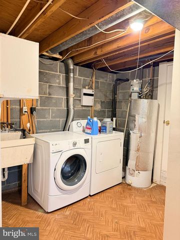 4 THRUSH CT, Lutherville Timonium, MD 21093