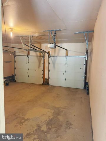 4 THRUSH CT, Lutherville Timonium, MD 21093