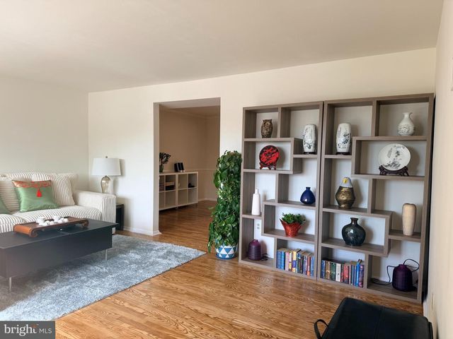 4 THRUSH CT, Lutherville Timonium, MD 21093