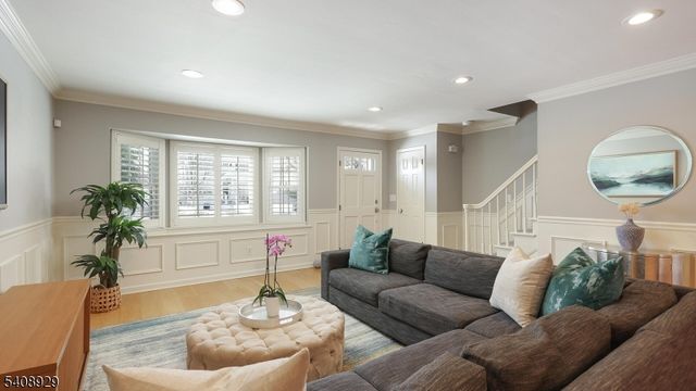 710 Girard Ave, Westfield Town, NJ 07090