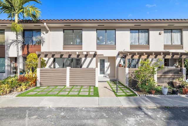 16449 NE 26th Ave 16, North Miami Beach, FL 33160