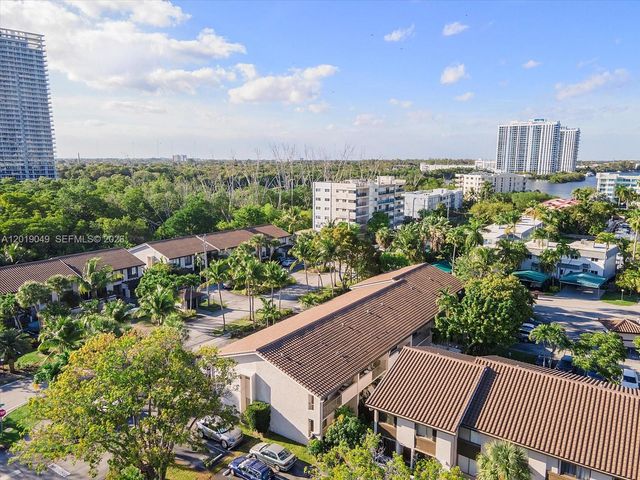 16449 NE 26th Ave 16, North Miami Beach, FL 33160