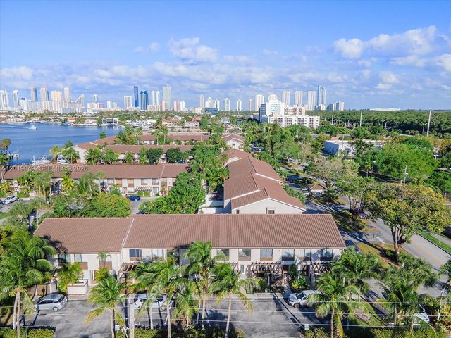 16449 NE 26th Ave 16, North Miami Beach, FL 33160