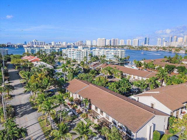 16449 NE 26th Ave 16, North Miami Beach, FL 33160