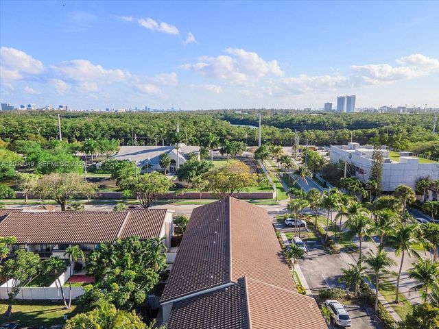 16449 NE 26th Ave 16, North Miami Beach, FL 33160