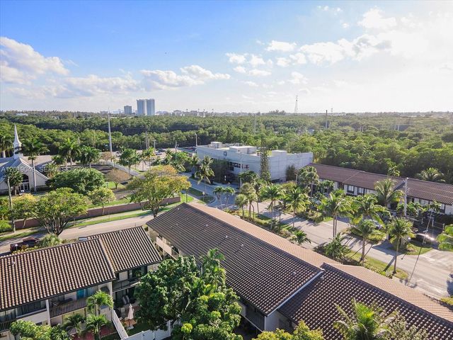 16449 NE 26th Ave 16, North Miami Beach, FL 33160