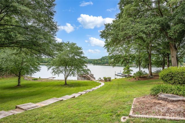 158 Wildwood Trail Drive, Statesville, NC 28677