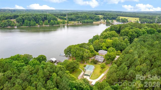 158 Wildwood Trail Drive, Statesville, NC 28677