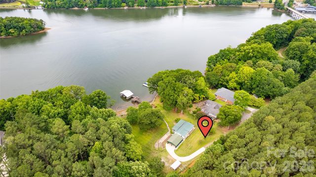 158 Wildwood Trail Drive, Statesville, NC 28677