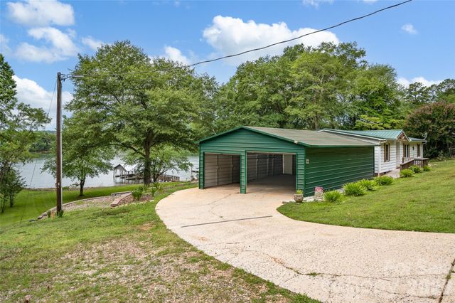 158 Wildwood Trail Drive, Statesville, NC 28677
