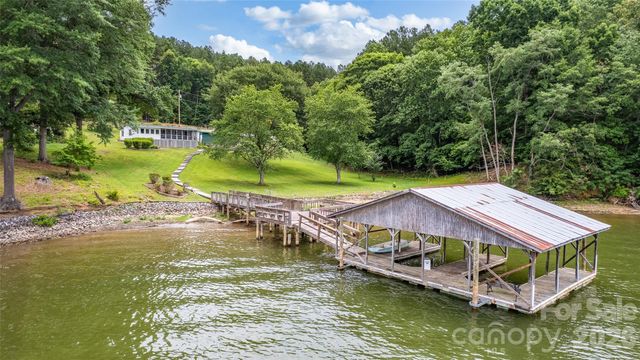 158 Wildwood Trail Drive, Statesville, NC 28677