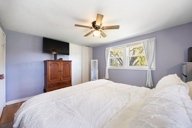 68 Honeysuckle Dr 68, Chicopee, MA 01022