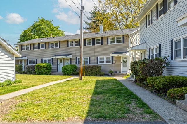 68 Honeysuckle Dr 68, Chicopee, MA 01022