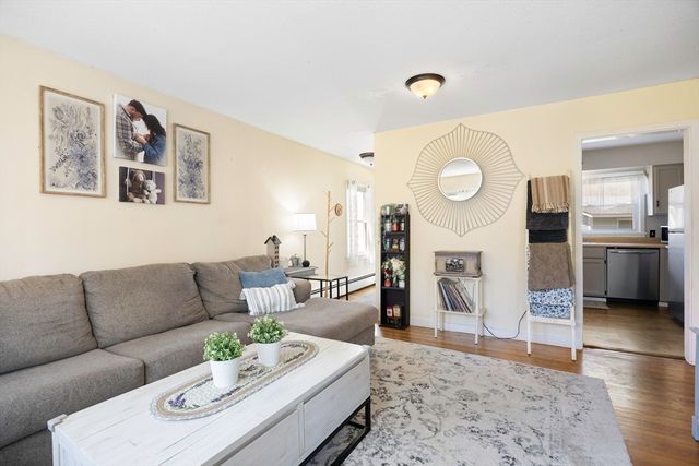 68 Honeysuckle Dr 68, Chicopee, MA 01022