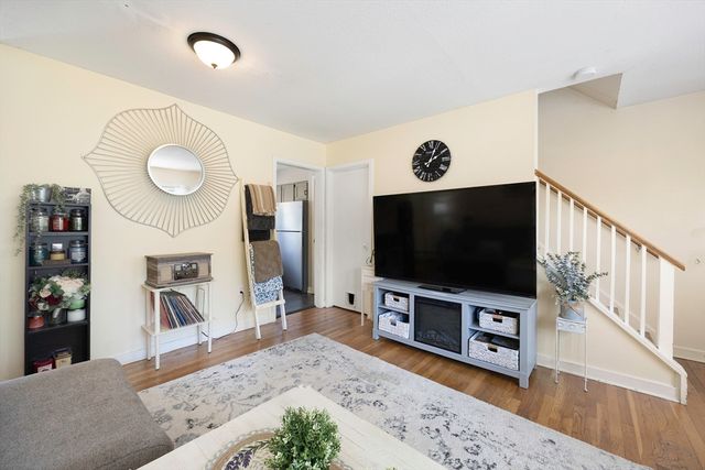 68 Honeysuckle Dr 68, Chicopee, MA 01022