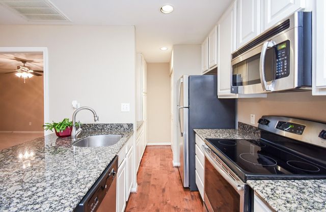 5343 Richmond Avenue 17, Houston, TX 77056