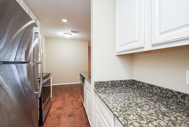 5343 Richmond Avenue 17, Houston, TX 77056