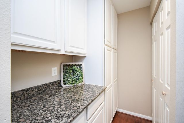 5343 Richmond Avenue 17, Houston, TX 77056