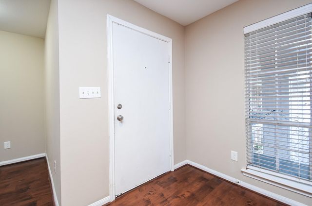 5343 Richmond Avenue 17, Houston, TX 77056