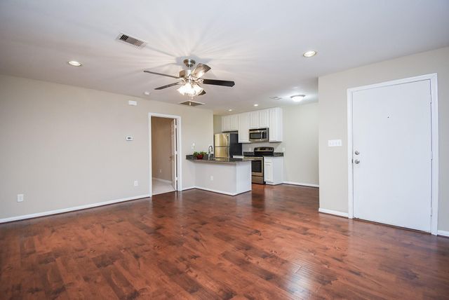 5343 Richmond Avenue 17, Houston, TX 77056