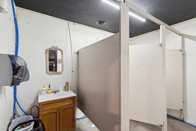 1821 Old Gamaliel Rd, Red Boiling Springs, TN 37150